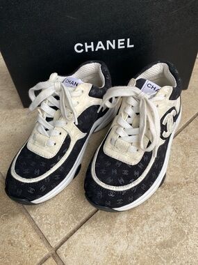CHANEL Black and White CC Logo Knit Runner Sneakers